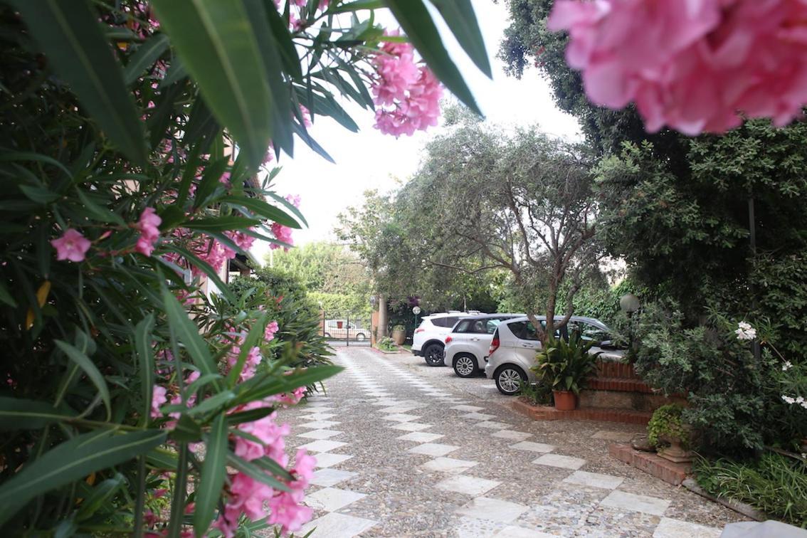 Villa Lea มอนเดลโล ภายนอก รูปภาพ